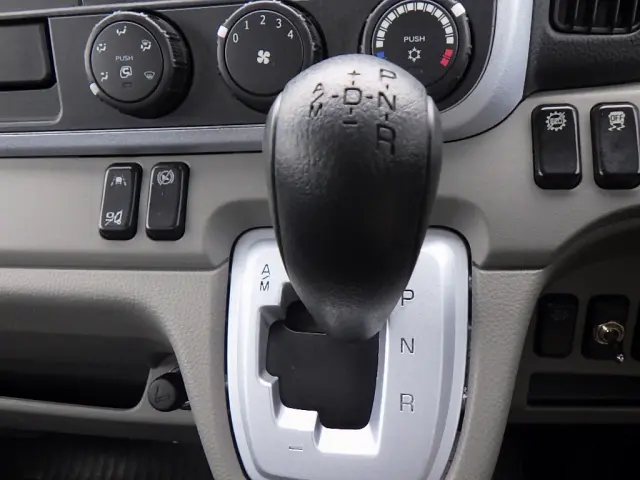 三菱 キャンター 2PG-FEAV0(2WD)の写真14