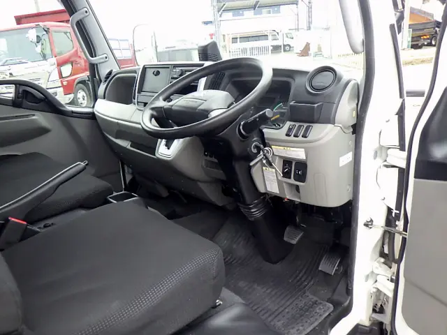 三菱 キャンター 2PG-FEAV0(2WD)の写真20