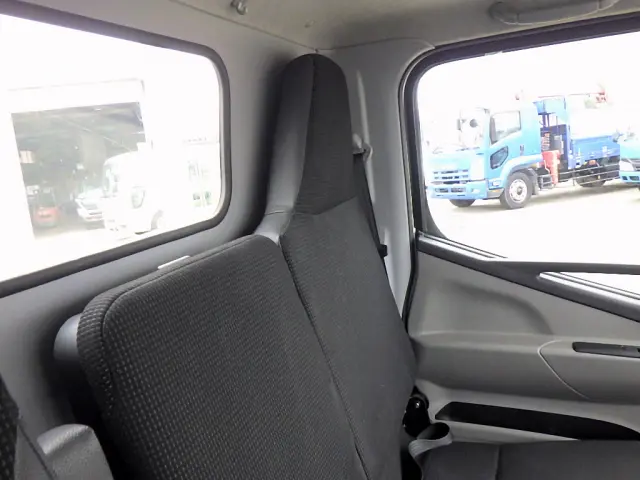 三菱 キャンター 2PG-FEAV0(2WD)の写真21