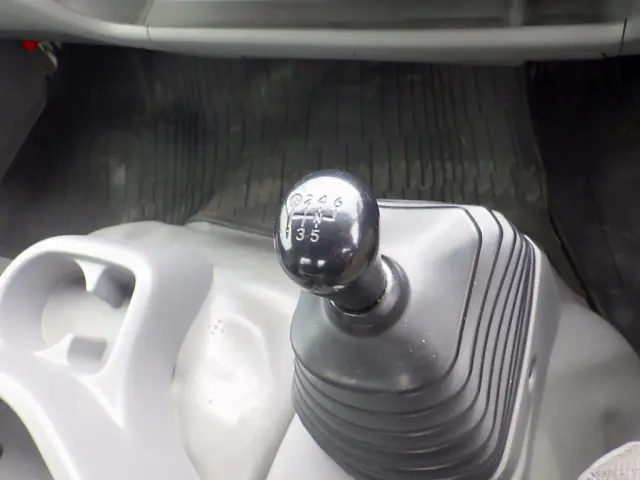 日野 デュトロ TKG-XZU710M(2WD)の写真15