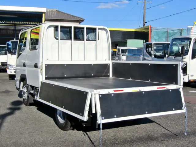 板ワレやウキもなくキレイな状態を維持しています☆|三菱 キャンター 2RG-FBA20(2WD)の写真7