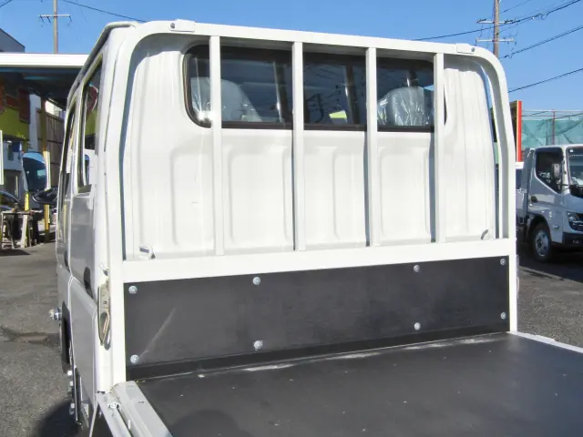 キャブバックはこんな感じ♪ピッカピカ♪|三菱 キャンター 2RG-FBA20(2WD)の写真11