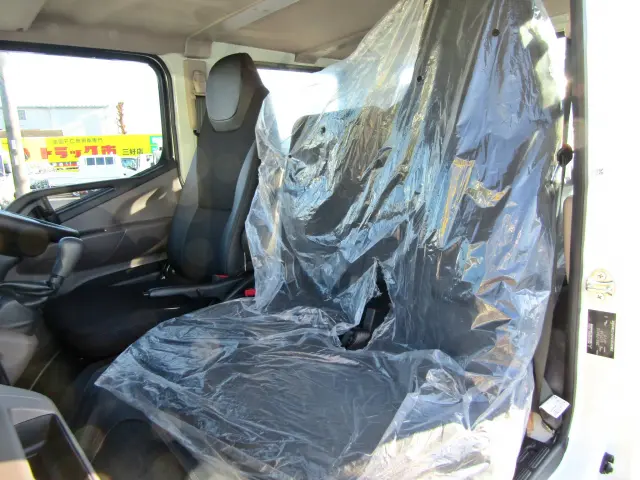 三菱 キャンター 2RG-FBA20(2WD)の写真15