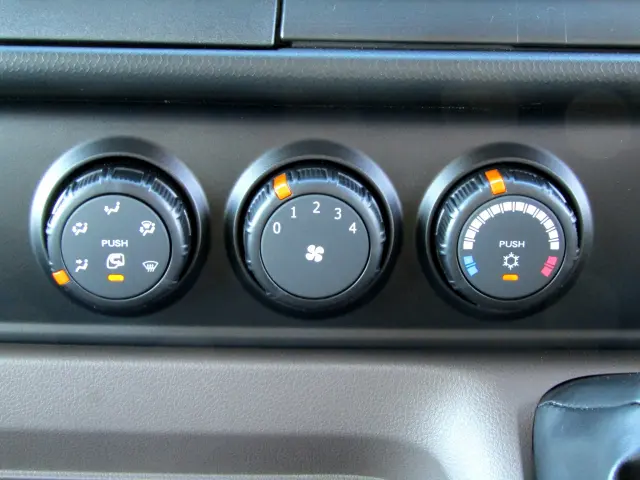 三菱 キャンター 2RG-FBA20(2WD)の写真20