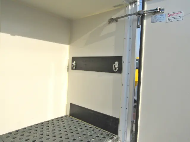 右側面にはラッシグレール付き！背の高い荷物を固定することができます♪|ダイハツ ハイゼットトラック EBD-S500P(2WD)の写真16