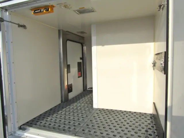 このスペースは常温ですので、日用品などを運搬する事ができます☆|ダイハツ ハイゼットトラック EBD-S500P(2WD)の写真17