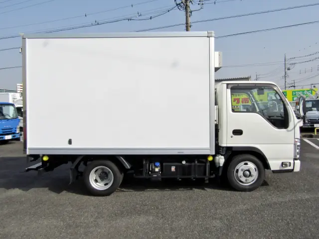 3000ccのディーゼルターボエンジンにATミッションを搭載☆AT限定免許で運転が可能です♪|日産 アトラス 2RG-AHR88AN(2WD)の写真4