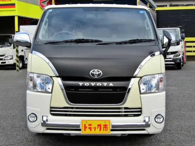 トヨタ ハイエースバン QDF-GDH201V(2WD)の写真2