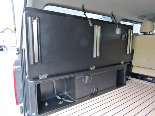 トヨタ ハイエースバン QDF-GDH201V(2WD)の写真9