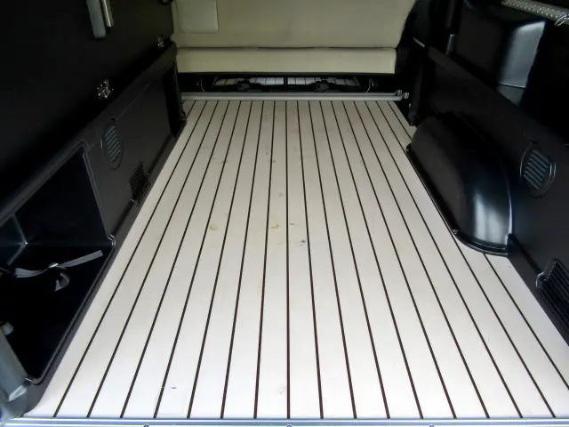 トヨタ ハイエースバン QDF-GDH201V(2WD)の写真11