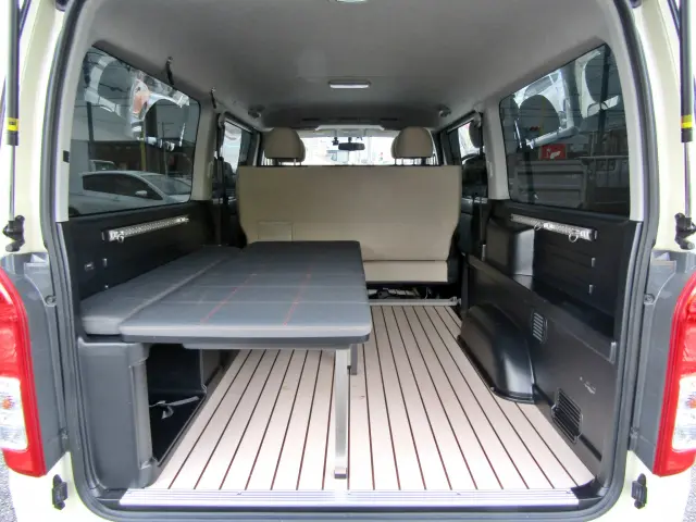 トヨタ ハイエースバン QDF-GDH201V(2WD)の写真12