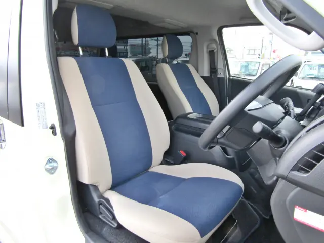 トヨタ ハイエースバン QDF-GDH201V(2WD)の写真18