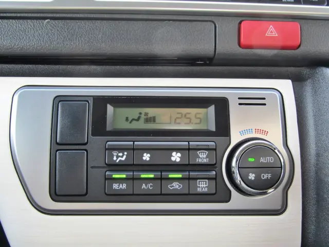 トヨタ ハイエースバン QDF-GDH201V(2WD)の写真24