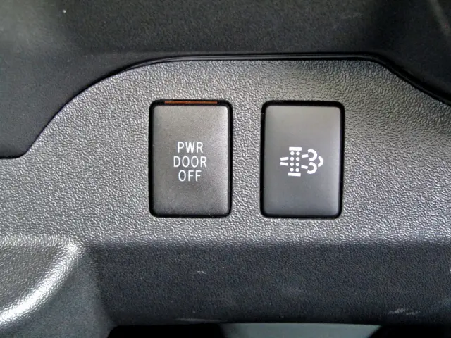 トヨタ ハイエースバン QDF-GDH201V(2WD)の写真27