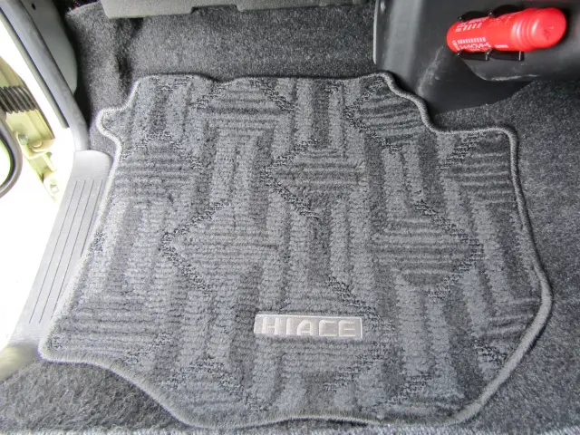 トヨタ ハイエースバン QDF-GDH201V(2WD)の写真31