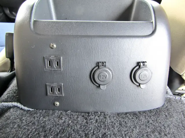 トヨタ ハイエースバン QDF-GDH201V(2WD)の写真34