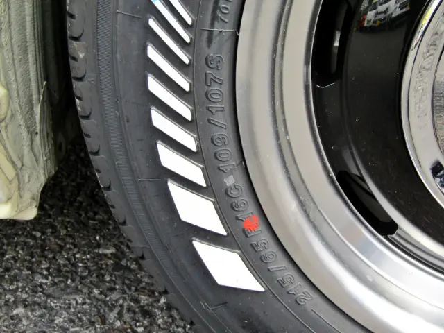 トヨタ ハイエースバン QDF-GDH201V(2WD)の写真47