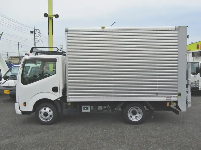 目立つキズや看板アトなどもなく内外装とも状態がキレイに保たれたおススメの1台!納車当日からスグに使って頂けますヨ☆|日産 アトラス CBF-SQ2F24(2WD)の写真3