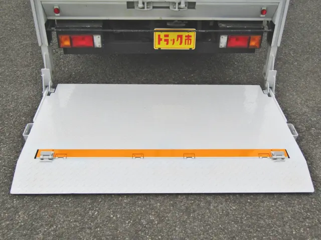 プラットフォームにはロック板も装備!積荷の落下を防ぐことができます☆|日産 アトラス CBF-SQ2F24(2WD)の写真7