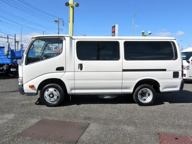 最大積載量2トン!目立つキズや看板アトなどもなくキレイな状態を保ったおススメの1台☆|トヨタ ダイナ TKG-XZC605V(2WD)の写真4