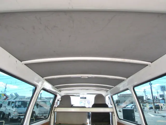 ルーフにも大きな損傷はなくご利用に問題はありません♪|トヨタ ダイナ TKG-XZC605V(2WD)の写真13