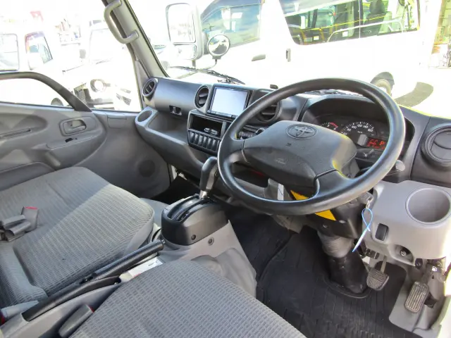 トヨタ ダイナ TKG-XZC605V(2WD)の写真14