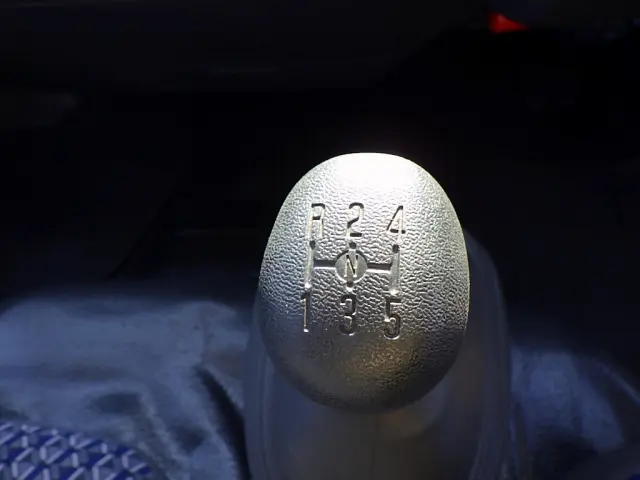 日産 アトラス 2RG-AHR88A(2WD)の写真15