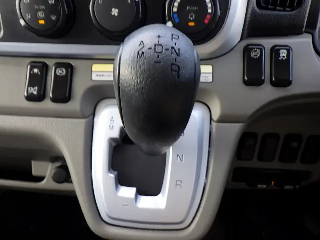 三菱 キャンター 2RG-FEB90(2WD)の写真15