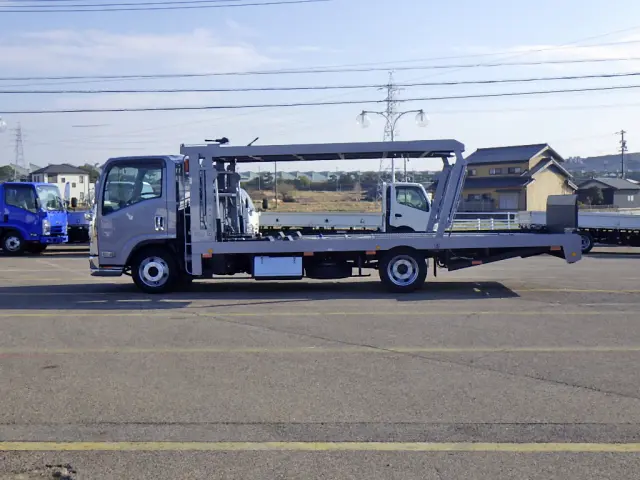 いすゞ エルフ 2RG-NPR88YN(2WD)の写真4