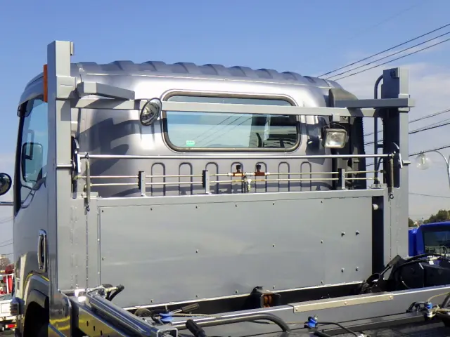 いすゞ エルフ 2RG-NPR88YN(2WD)の写真8