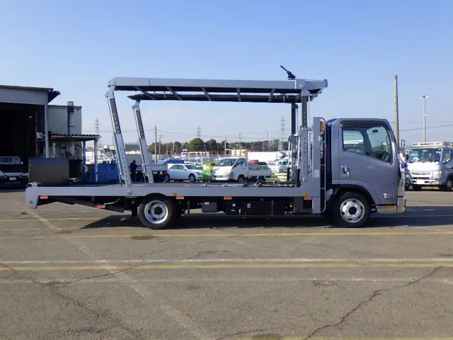 いすゞ エルフ 2RG-NPR88YN(2WD)の写真12