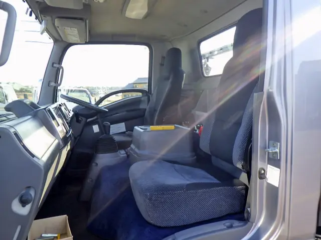 いすゞ エルフ 2RG-NPR88YN(2WD)の写真14