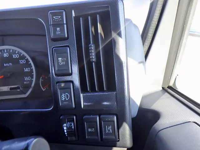 いすゞ エルフ 2RG-NPR88YN(2WD)の写真20