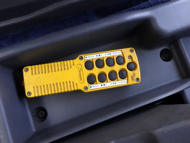 いすゞ エルフ 2RG-NPR88YN(2WD)の写真23