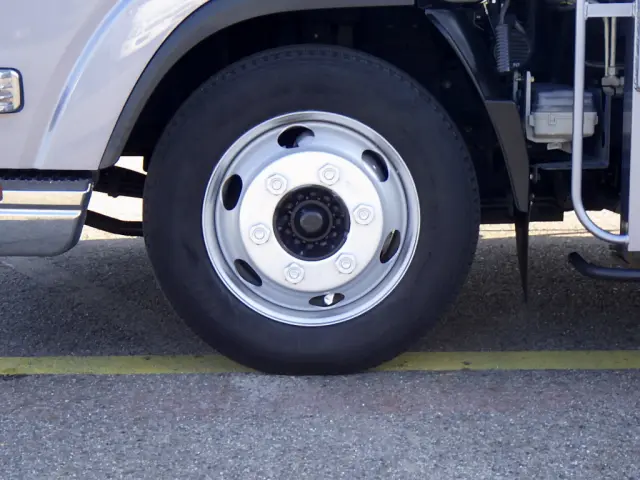 いすゞ エルフ 2RG-NPR88YN(2WD)の写真24