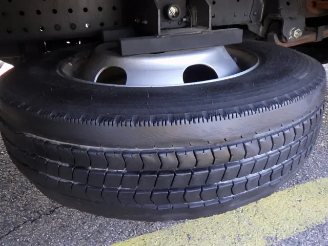 いすゞ エルフ 2RG-NPR88YN(2WD)の写真26