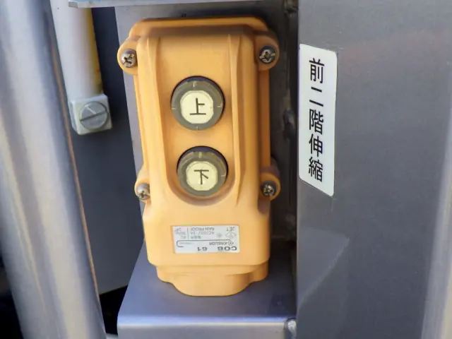 いすゞ エルフ 2RG-NPR88YN(2WD)の写真41