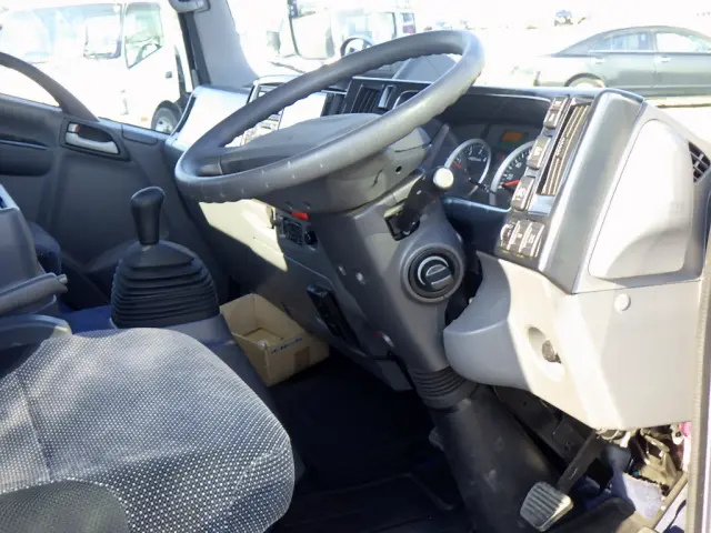 いすゞ エルフ 2RG-NPR88YN(2WD)の写真45