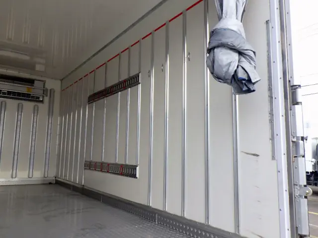 いすゞ エルフ TPG-NPR85AN(2WD)の写真9