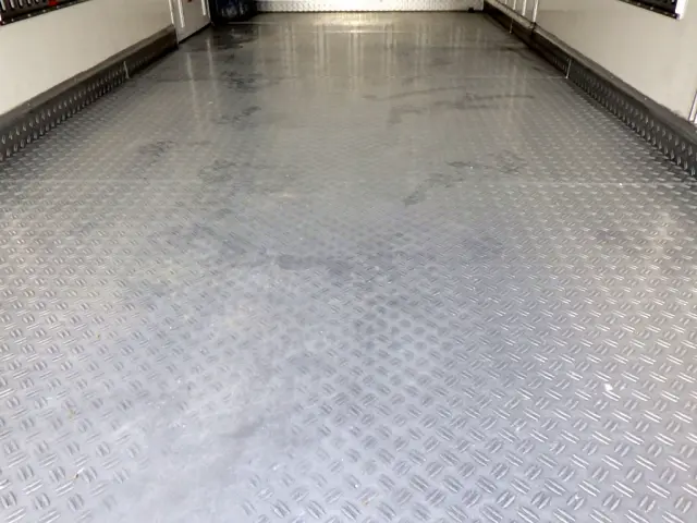 いすゞ エルフ TPG-NPR85AN(2WD)の写真11