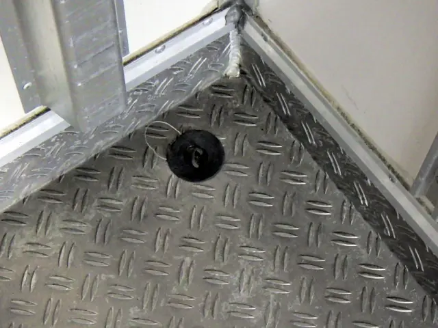 いすゞ エルフ TPG-NPR85AN(2WD)の写真14