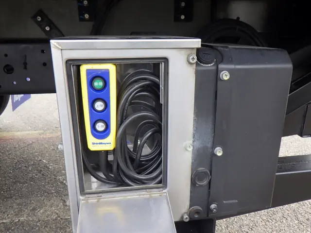 いすゞ エルフ TPG-NPR85AN(2WD)の写真18