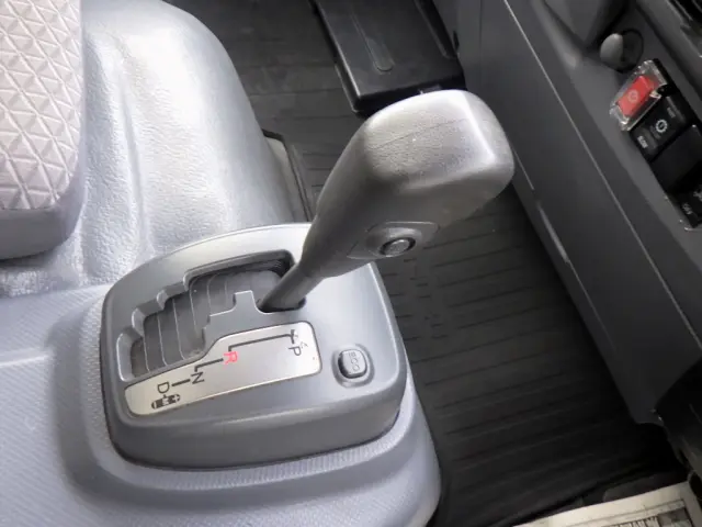 いすゞ エルフ TPG-NPR85AN(2WD)の写真21