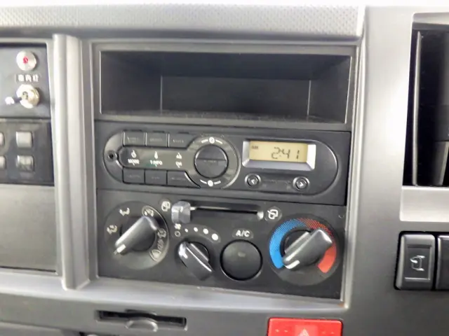 いすゞ エルフ TPG-NPR85AN(2WD)の写真26