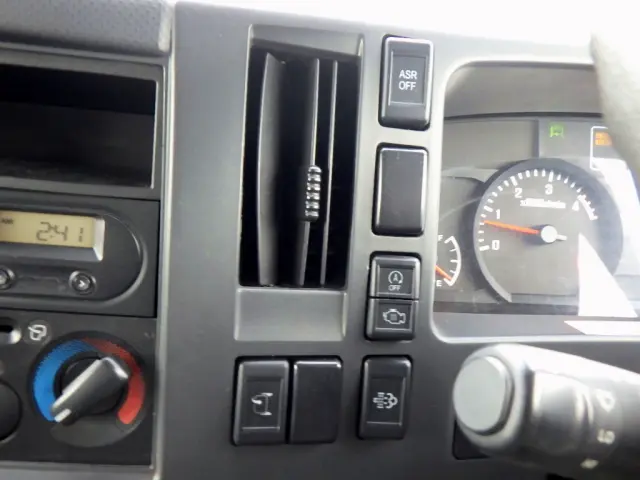 いすゞ エルフ TPG-NPR85AN(2WD)の写真28