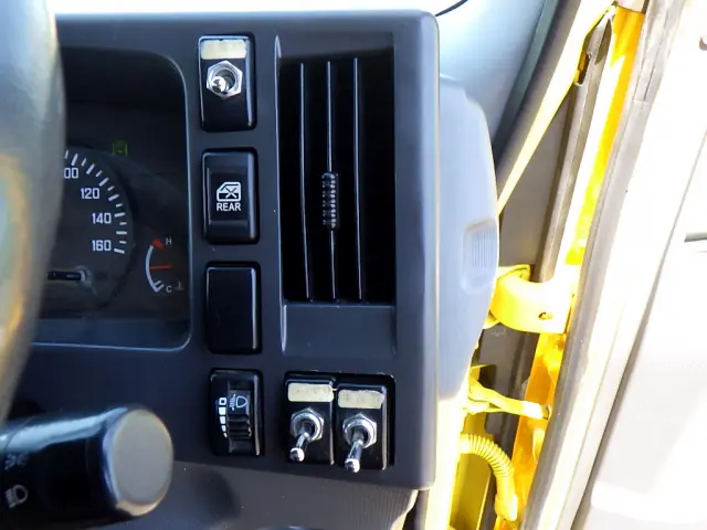 いすゞ エルフ TKG-NPR85AR(2WD)の写真20