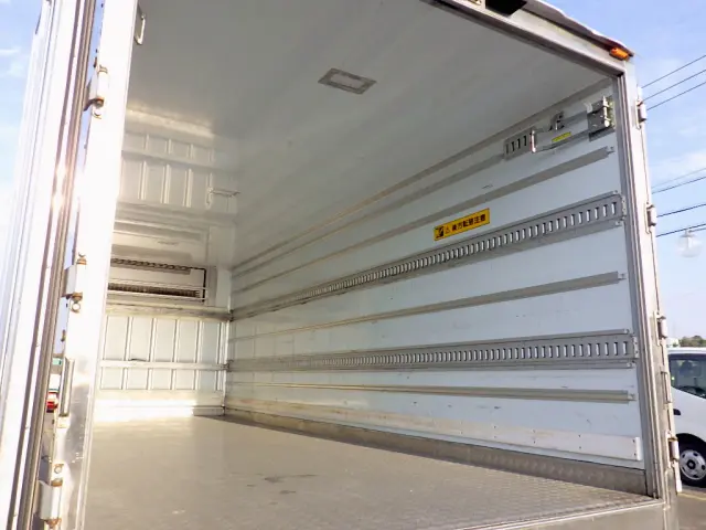 いすゞ フォワード 2PG-FRR90S2(2WD)の写真9