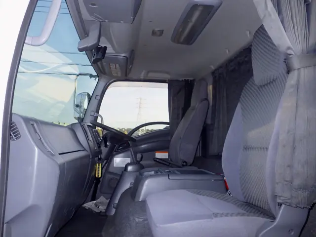 いすゞ フォワード 2PG-FRR90S2(2WD)の写真12