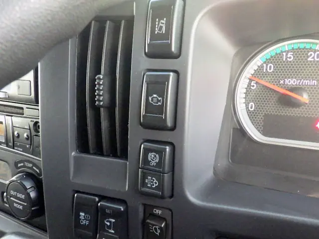 いすゞ フォワード 2PG-FRR90S2(2WD)の写真22