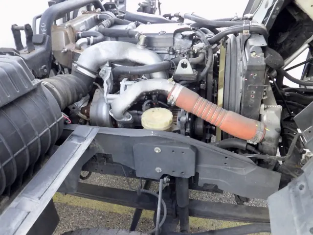 いすゞ フォワード 2PG-FRR90S2(2WD)の写真32